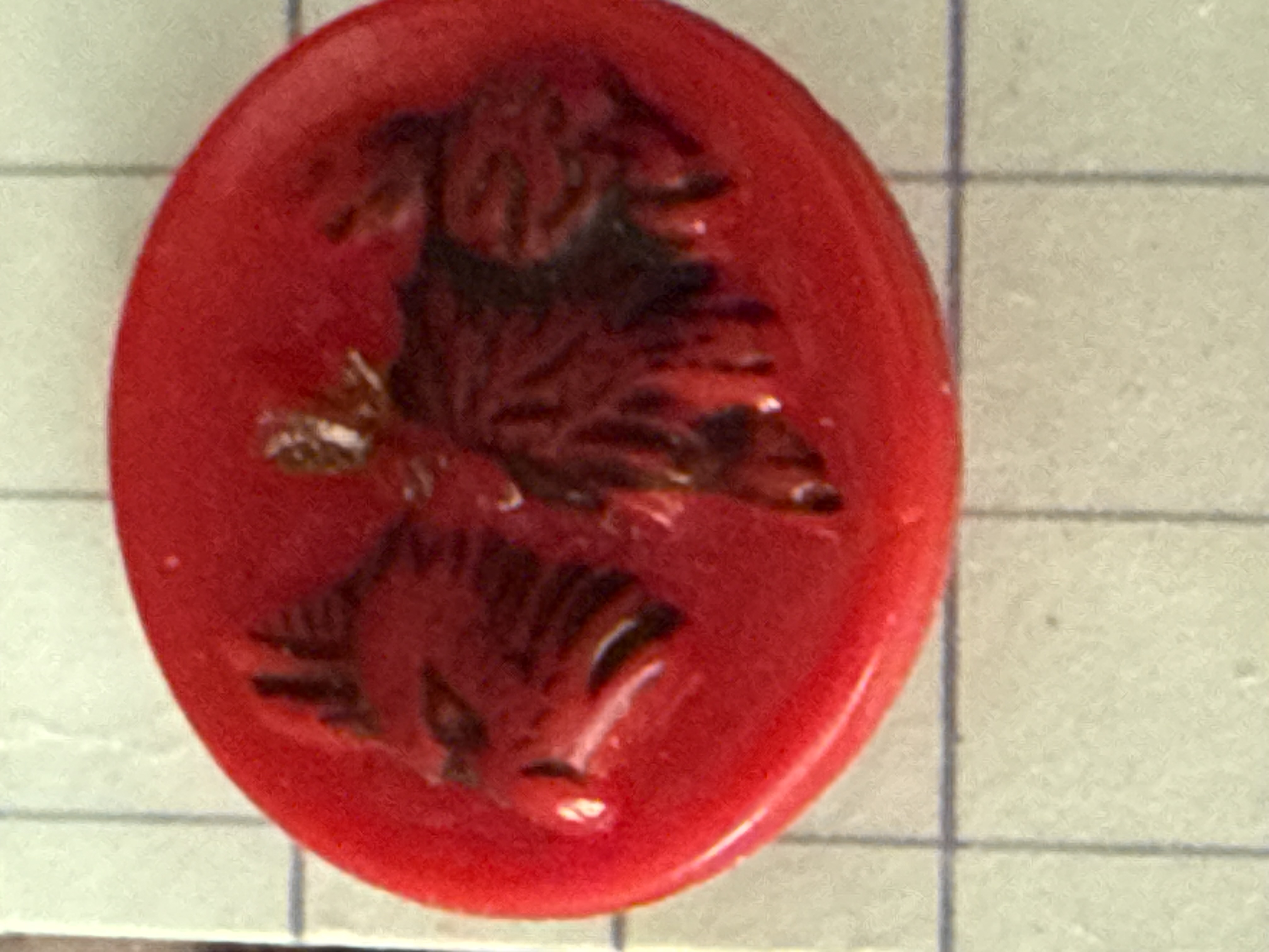Ø 10 mm - 1 cm | Glasknopen | Rood | Zeldzaam vintage Frans glazen knoopje – handgeschilderd Schnauzer hondje
