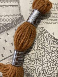* 7457 | BRUIN - ROEST Bruin label - borduurwol Colbert DMC Tapestry wool
