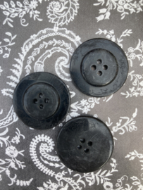 Knopen | Grijs | Ø 25 mm - Donkergrijze vintage trenc coat platte knopen met relief en 4 gaatjes