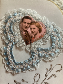 Ansichtkaart | Hangemaakte felicitatie kaart huwelijk (licht blauw met kant en glitter)