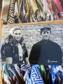 Briefkaarten | Zeeland | Man & vrouw | 1962 - Man en vrouw in Zeeuwse streekdracht