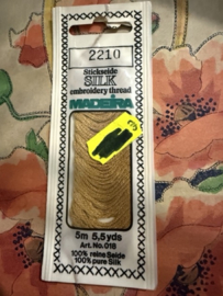 2210: Goud Silk Madeira Art. 018 100% pure zijde - 5 meter - 4 draads