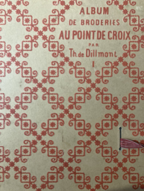 2227 PAARS | Brocante DMC Retors borduurkatoen: origineel doosje met 12 stuks 2227 paarse katoenen borduurkatoen van DOLLFUS-MIEG & Cie - PARIS - MULHOUSE - LILLE