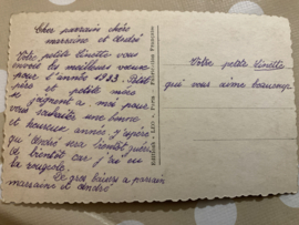 Set | 1933 | Antieke kaart ‘schrijvend meisje’ - met schoolkroontjespen en twee kroontjes (F. Soennecken E.F. 50 en Blanzy Conté-Gilbert 1808)