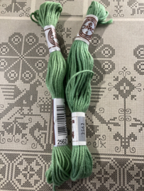 2562 GROEN katoenen DMC borduurgaren Retors A Broder no 4 - 10 meter