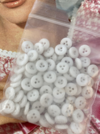 Glasknopen | Wit  | Ø 0,7 mm - Mini poppenknoopjes met drie gaatjes
