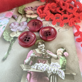 Ø 15 mm - 1.5 cm | Knopen | Rood | Granaatappelrode vierkante knopen