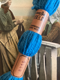 * 8715 BLAUW-GROEN AZUUR - Scheepjes borduurwol, tapisserie/gobelin of punch needle wol - kleurnummer 8715
