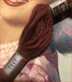 * 7147 DMC borduurwol ROOD-BRUIN DONKER ROEST: serie Colbert DMC Laine pour tapisserie - virgin wool