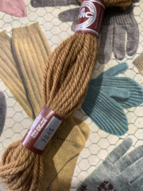 * 7845 | BRUIN - KERRIE - GEEL Bruin label - borduurwol Colbert DMC Tapestry wool