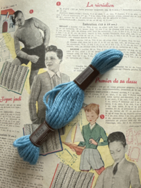 * 7802 Borduurwol BLAUW midden | Bruin label - Colbert DMC Tapestry wool