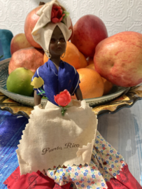 Puerto Rico (VS) | Poppen | Klederdracht | Klederdracht pop  Marisol met bloemen en knipperoogjes