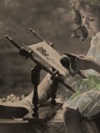 VERKOCHT | Naaidozen | Antieke naaidoos "tapisserie' met  gereedschappen - eigendom van Marguerite GARDIN (1908)