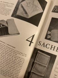 Tijdschriften | Borduren | Frankrijk | 1935 - Jeux D'Aiguilles no. 5 Revue Bimestrielle de Traveau Feminens - Winter en Kerst Smockwerk ouderwetse gebreide jarretel