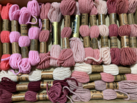 SCHEEPJES BORDUURWOL | TAPISSERIE - TAPESTRY - GOBELIN - PUNCH NEEDLE
