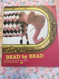 Boeken | Sierraden | Bead by Bead: Reviving an Ancient African Tradition - The Monkeybiz Bead Project