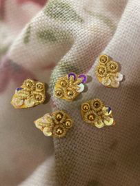 Applicaties | Goud-glitter-lovertjes | 20 mm - Vijf opnaaibare of opplakbare mini ovale applicaties bloem