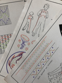 VERKOCHT | 1953 | Boeken | Borduren | Stofversieren - Mapje ten gebruike bij het Nijverheidsonderwijs voor Meisjes en het Lagere Onderwijs
