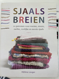 Boeken | Breien | Sjaals breien: 22 patronen voor warme, stoere, zachte, vrolijke en mooie sjaals (Helene Lesger)