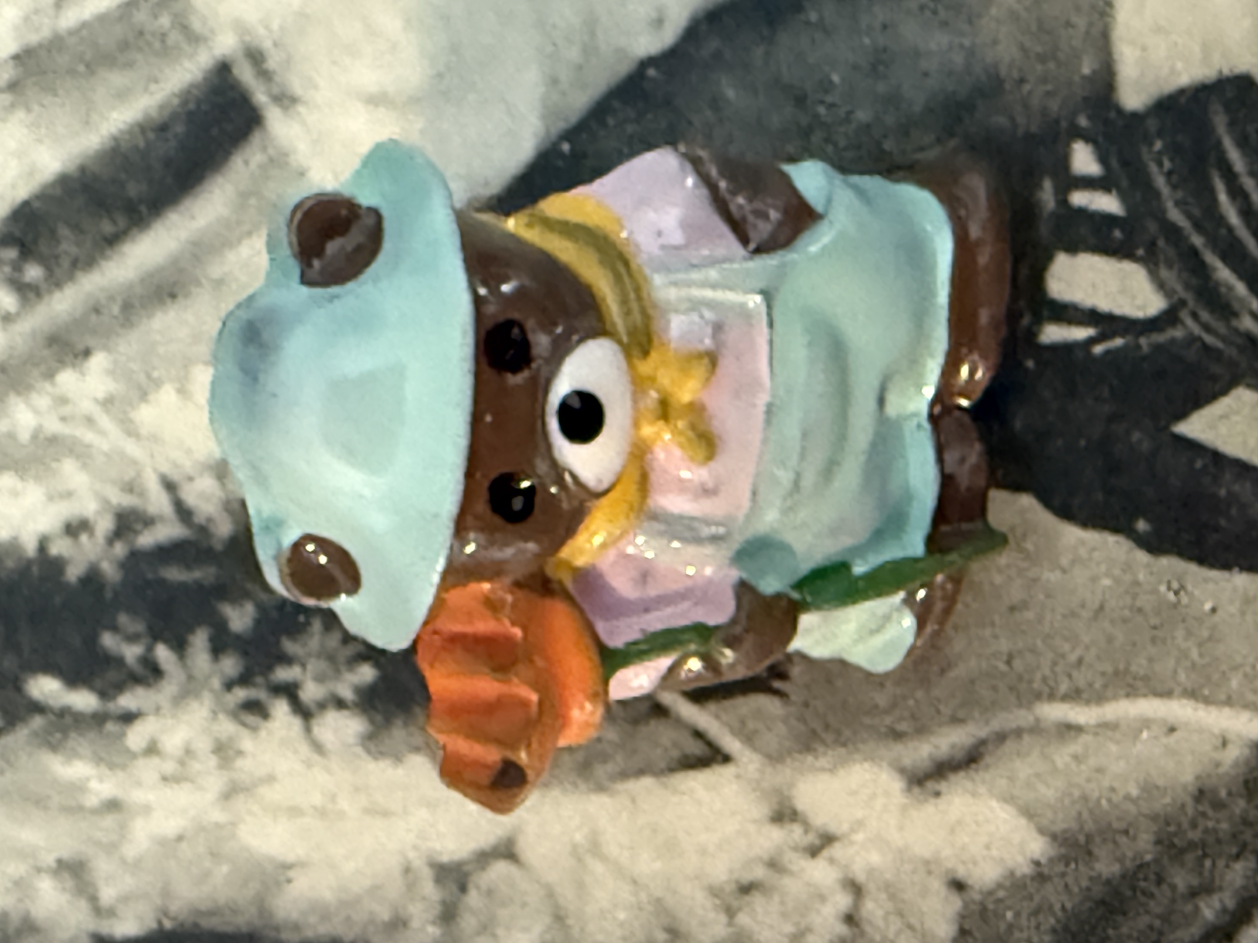 Ø 20 mm - 2 cm | Knopen | Gemengd | Kinderknoop handbeschilderd tuinbeertje met hark
