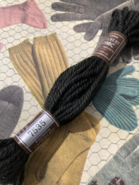 * 7535 | BRUIN DONKER Bruin label - borduurwol Colbert DMC Tapestry wool