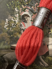 * 7106 Borduurwol ROZE ZUURSTOK DONKER FLUOR Colbert DMC Laine pour tapisserie - virgin wool