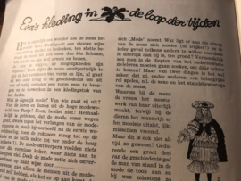 VERKOCHT | 1953 | Tijdschrift | Dameswereld - No. 12 - 16e jaargang - 16 juni 1953 ) - Japon van de maand De Givenchy: decolletés van achteren