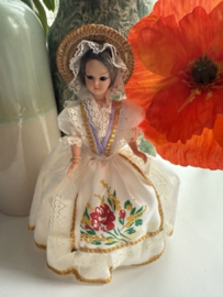 Italië  | Laigueglia | Poppen | Klederdracht | Klederdrachtpoppetje Isabella – Elegante dame uit Laigueglia
