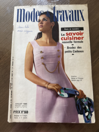 1969 | Modes et Travaux - N° 823 - 51e Année JUILLIET - Zomer jurken en cadeautjes borduren