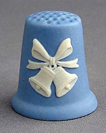 VERKOCHT | Wedgwood | Kerstklokjes - jasper in licht-blauw en witte kleur