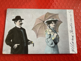 Ansichtkaart | Brocante kaart deftig heertje en dame met parasol