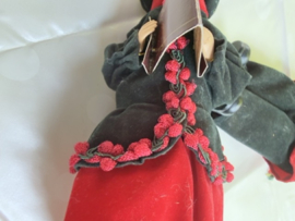 VERKOCHT | Kerstdecoratie | Victoriaanse stijl kerstpoppen – Set van 2 Xmas Carolers (ca. 20 cm)