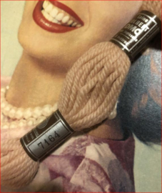 * 7164 DMC borduurwol ROZE OUD LICHT : serie Colbert DMC Laine pour tapisserie - virgin wool