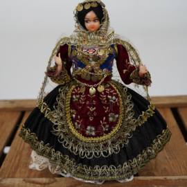 Griekenland - Salamis | Poppen | Klederdracht | 'Elira' met de muntjes - bridal dress