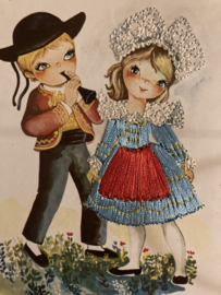 Frankrijk | Kaarten | BRETAGNE | Souvenir kaarten Bigeyed | Jongen met  fluit en meisje in klederdracht en kanten mutsje - getekend  Escriva
