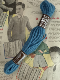 * 7304 Borduurwol PETROL midden  | Bruin label - Colbert DMC Tapestry wool