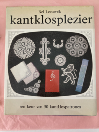 Kantklosplezier: een kleur van 50 kantklospatronen