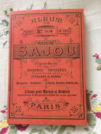 Boeken | Bibliothèque DMC | Maison Sajou Album n° 904 crosstitch - red series - Rozen en tulpen | NIEUW