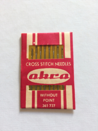 VERKOCHT | Akra Cross | Naalden Stitch Needles without point 361737 | jaren '50