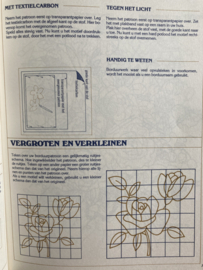 VERKOCHT | Borduurwol | Pakketten | Boeketje met bloemen, pakket met  5 strengen borduurwol