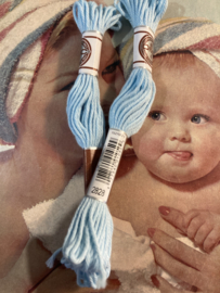 2828 BLAUW BABY katoenen DMC borduurgaren Retors A Broder no 4 - 10 meter