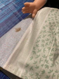 Spanje | Poppen | Klederdracht | Klederdrachtpop Esperanza met goudkleurig kettinkje