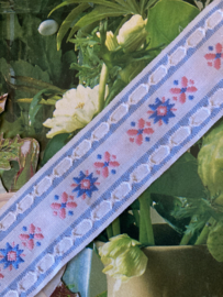Sierband | Blauw | Bloemen | Prachtig vintage sierband met roze en blauwe bloemetjes (3 cm)