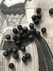 Ø 05 mm | Knopen | Zwart | Antieke stoffen handgemaakte zijden mini knoopjes eind 19e eeuw ca. 1881