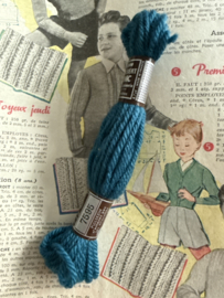 * 7595 Borduurwol BLAUW petrol midden | Bruin label - Colbert DMC Tapestry wool