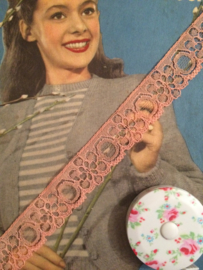 VERKOCHT | Kant | Roze | origineel frivool vintage kantwerk 2 cm |  jaren '50 (2.5 cm)