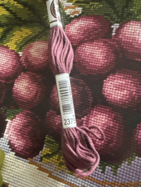 2375 AUBERGINE katoen DMC borduurgaren Retors A Broder no 4 - 10 meter