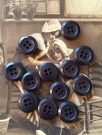 Knopen | Bruin |  Ø 12 mm Espolite donker bruine knoopjes vier gaatjes | zakje met 12 kleine plastic knoopjes |  jaren '50