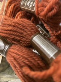 * 7184 DMC borduurwol ROOD KOPER/BORDEAUX-BRUIN DONKER ROEST: serie Colbert DMC Laine pour tapisserie - virgin wool