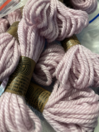 * 8690 - PAARS LILA ROZE - Scheepjes borduurwol of tapisserie wol/gobelin - kleurnummer 8690